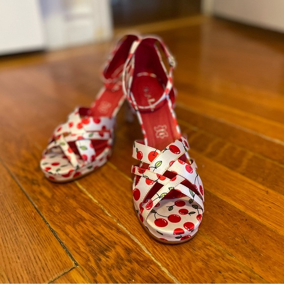 NWOT N.Y.L.A. Ankle-Strap Satin Cherry Heels - Picture 11 of 11